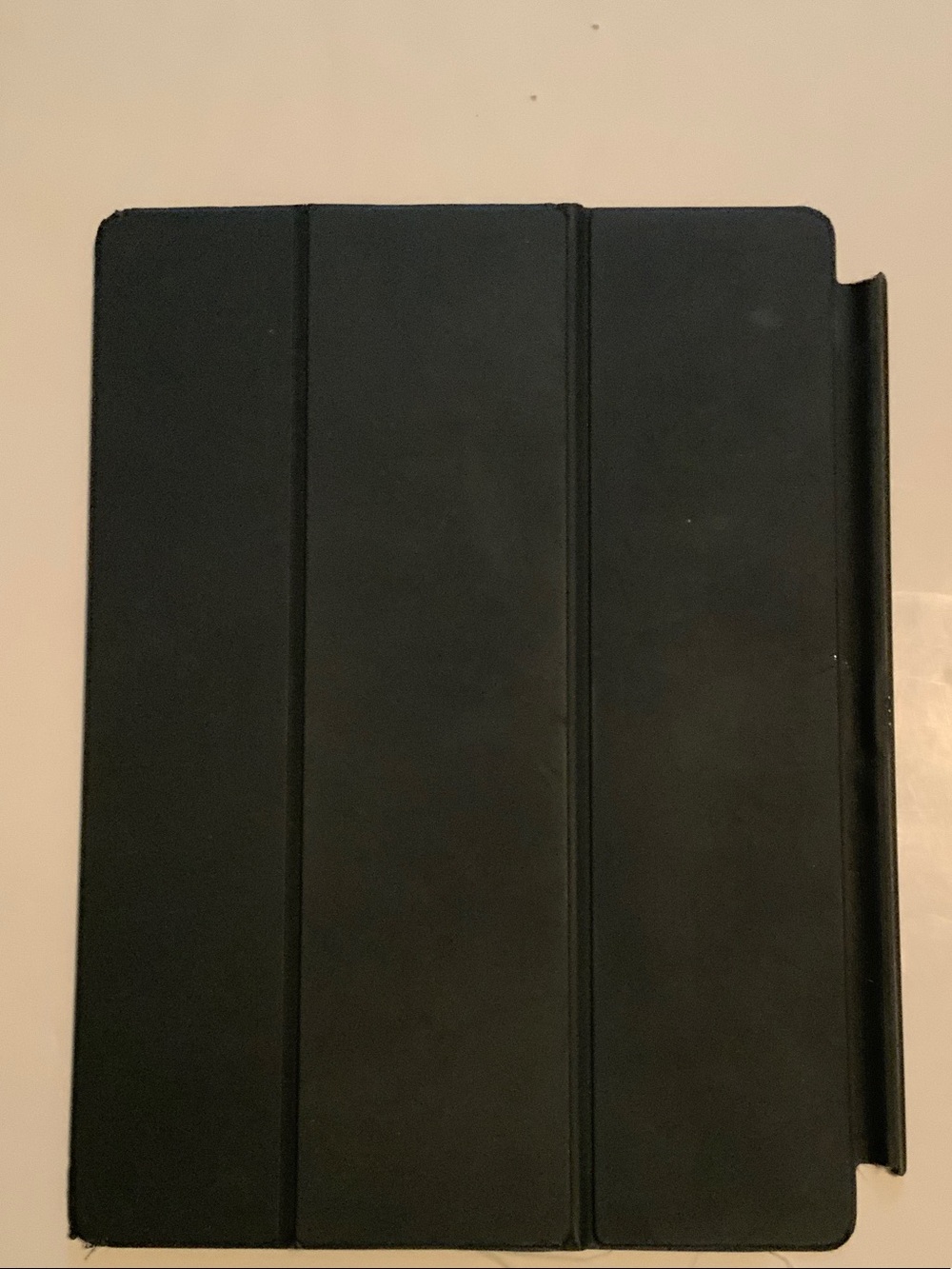 Apple Black Tri-Fold iPad Smart Cover